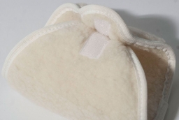 Наколенник из овечьей шерсти